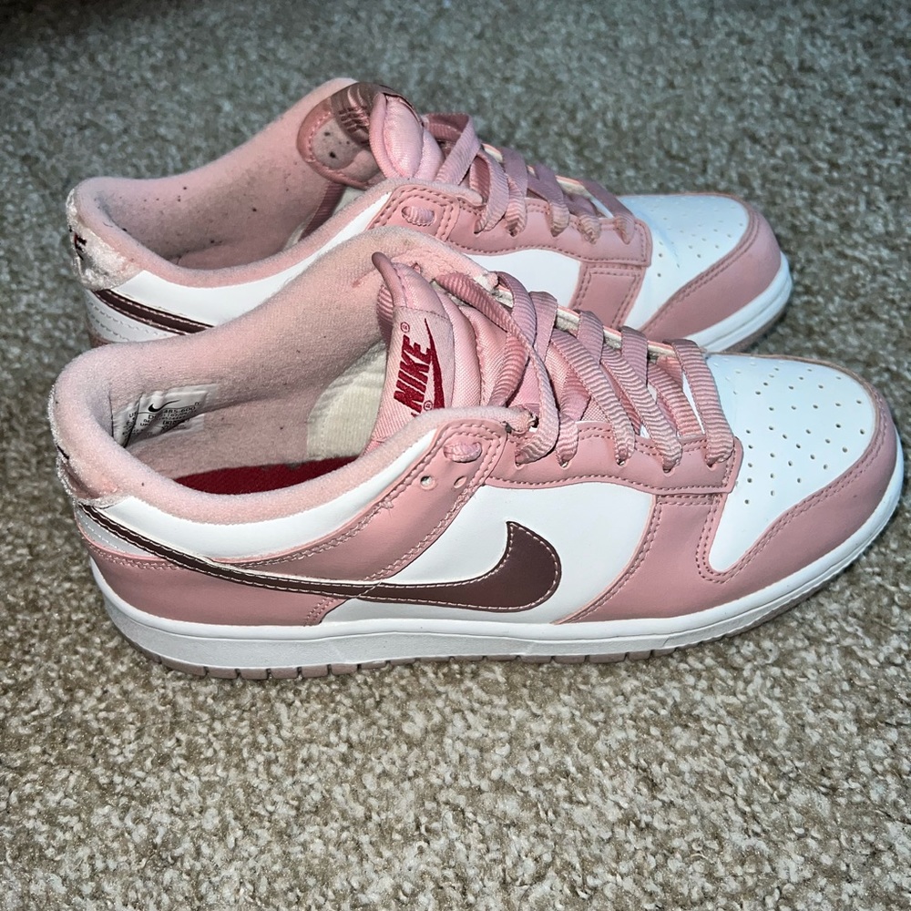 NIKE LOW DUNKS WOMENS
